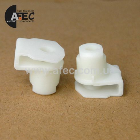 Клипса Peugeot Citroën 6935E0